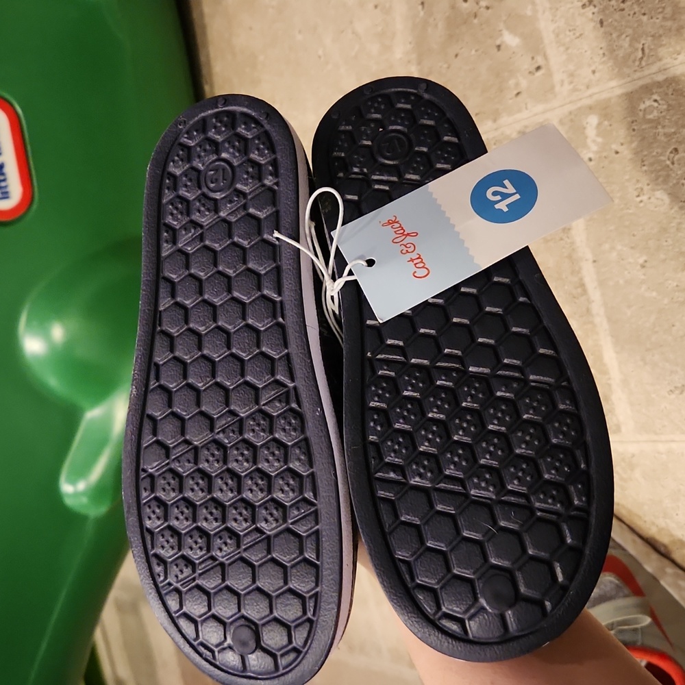 Cat & Jack water shoes - Picture 3 of 3